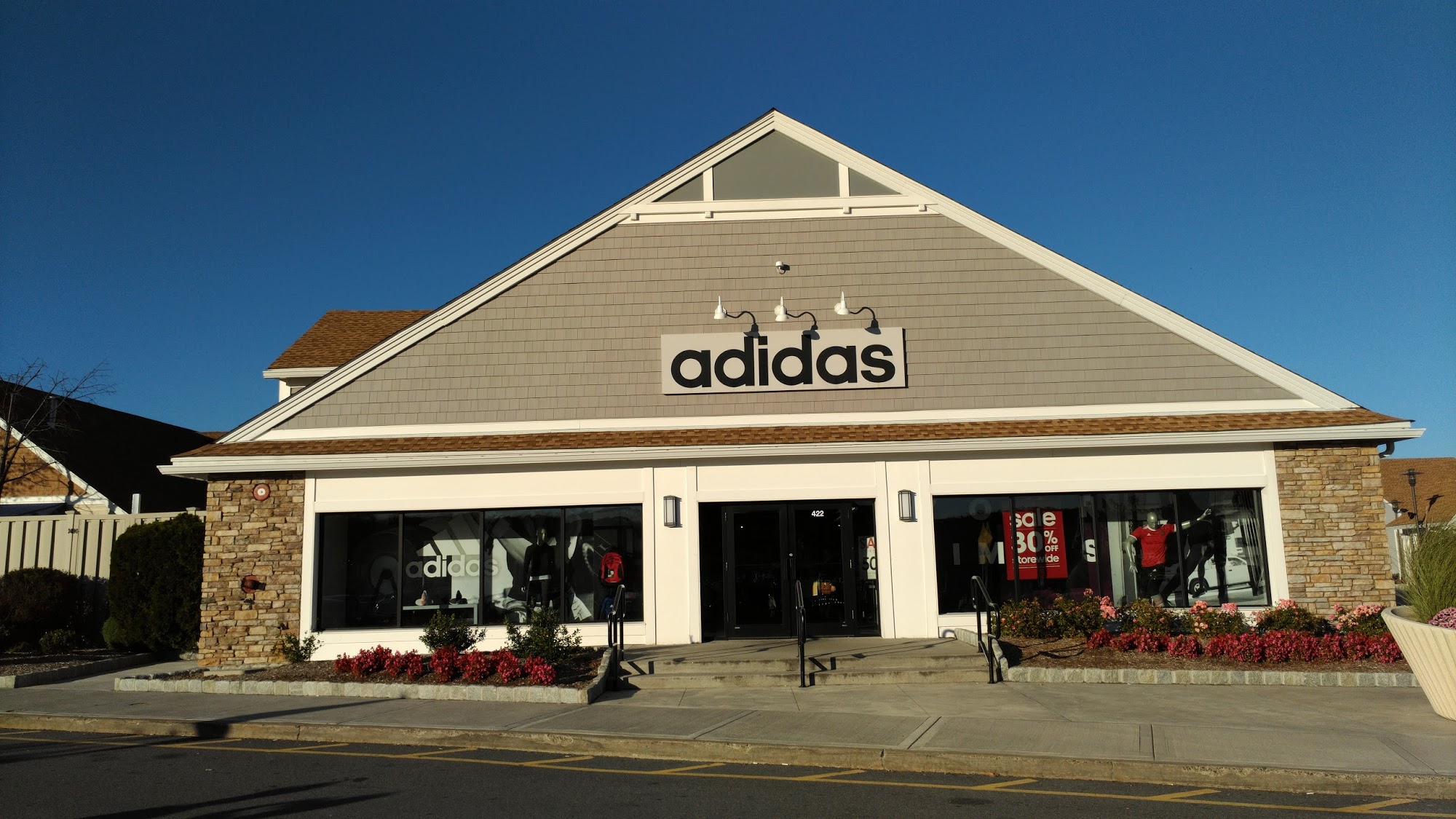 adidas Outlet Store Central Valley, Woodbury Commons Premium Outlets