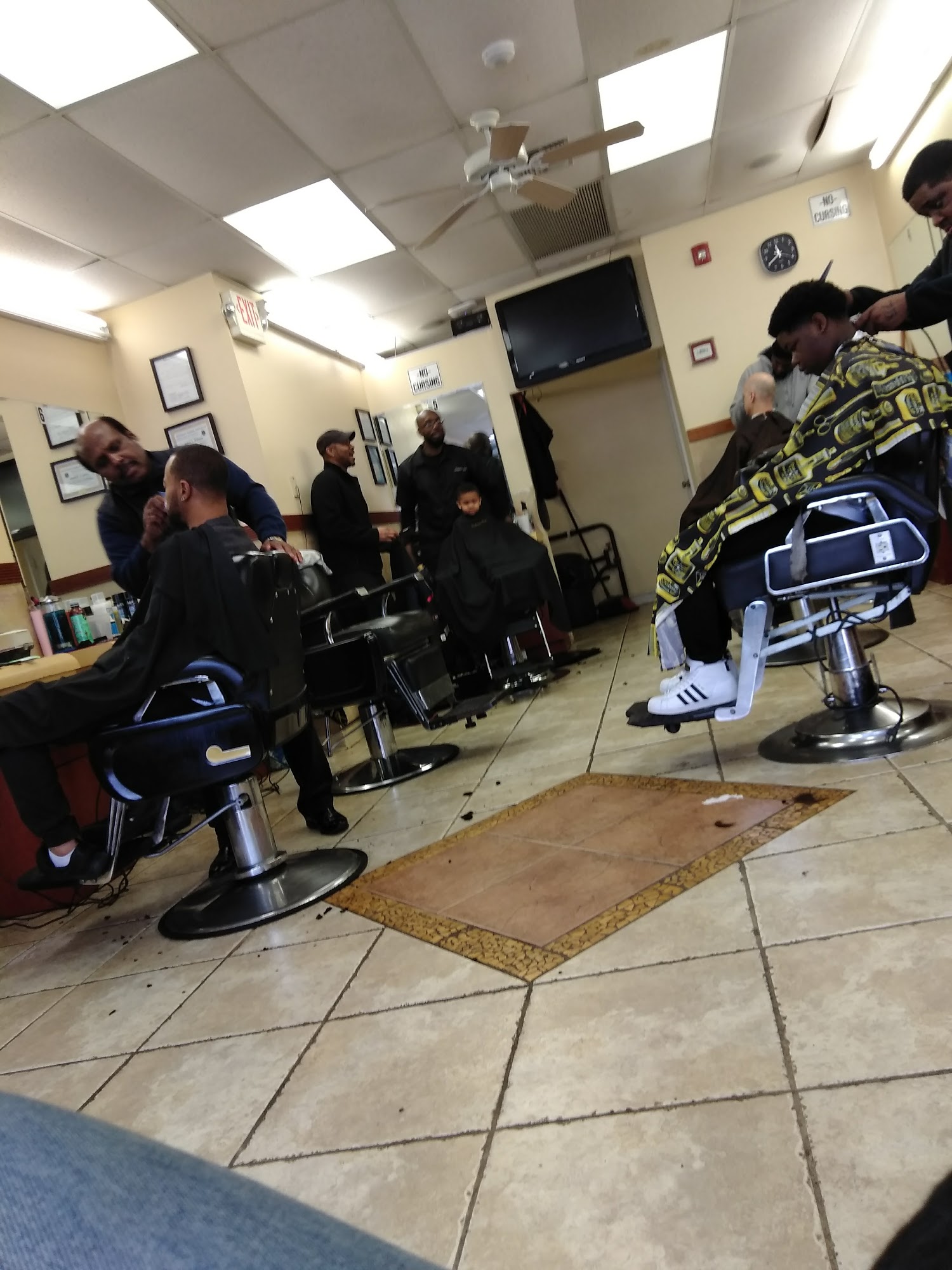 Exclusive Cutz