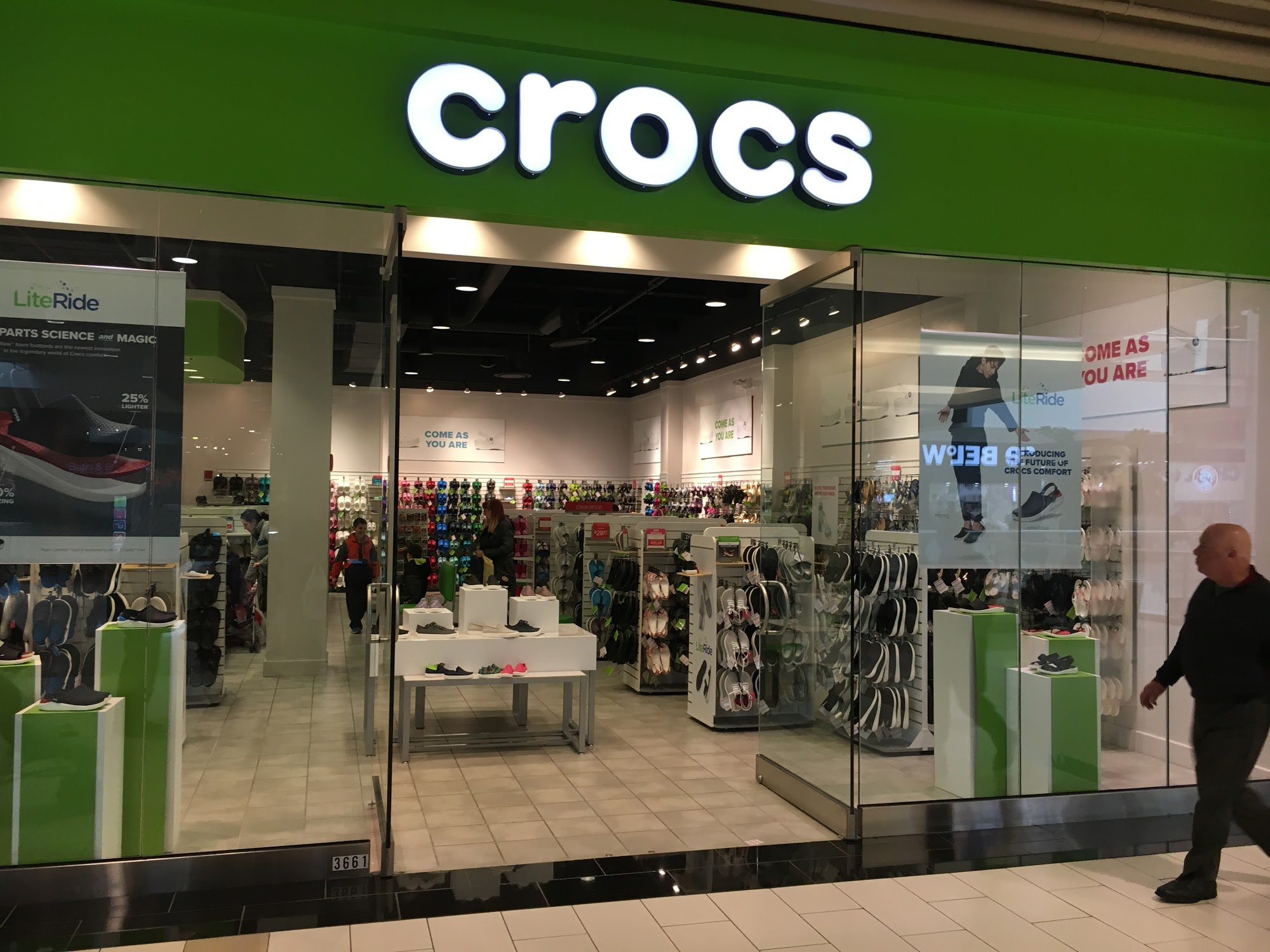Crocs at Palisades Mall