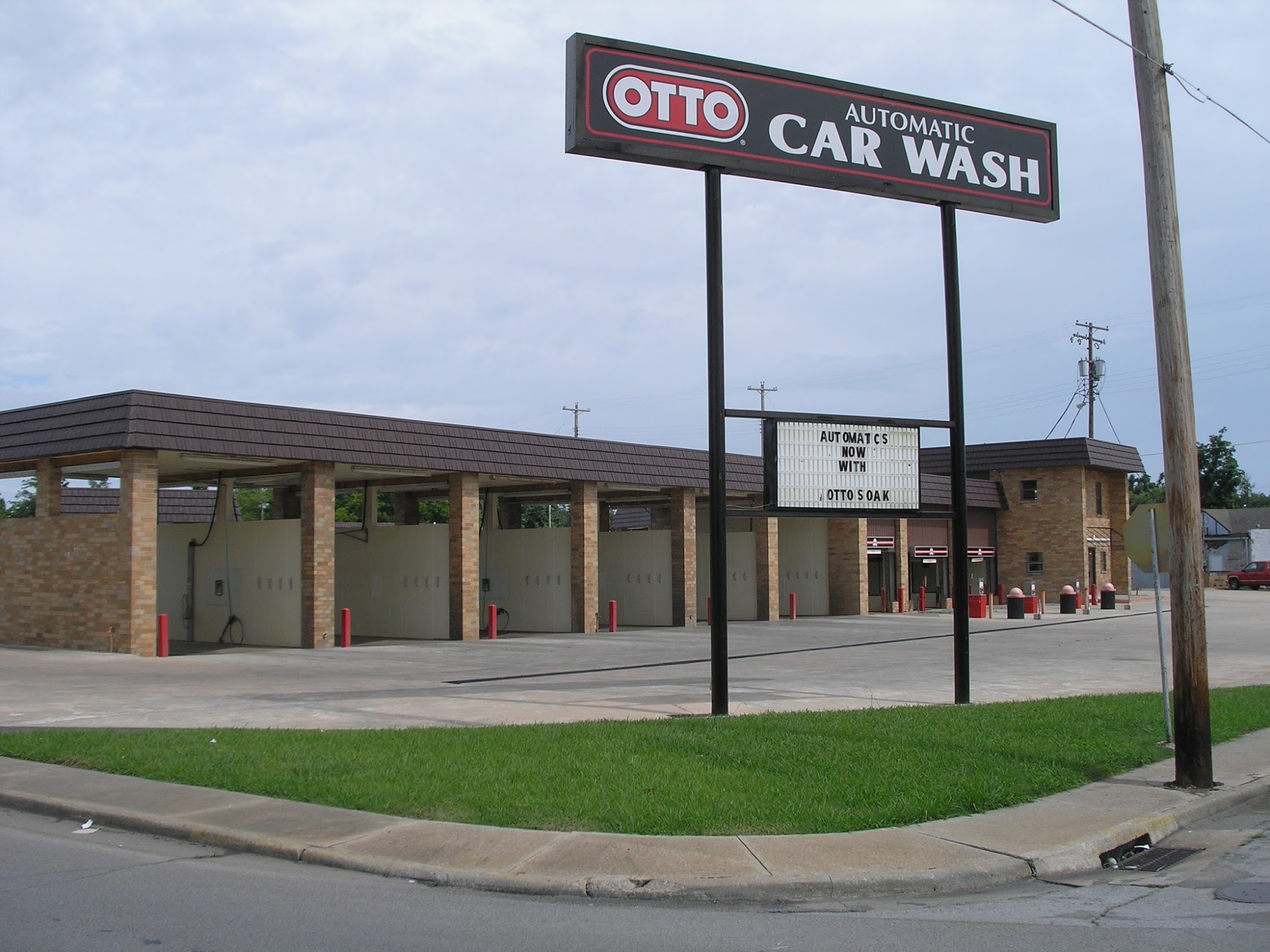 OTTO Car Wash - Broadway & Junction