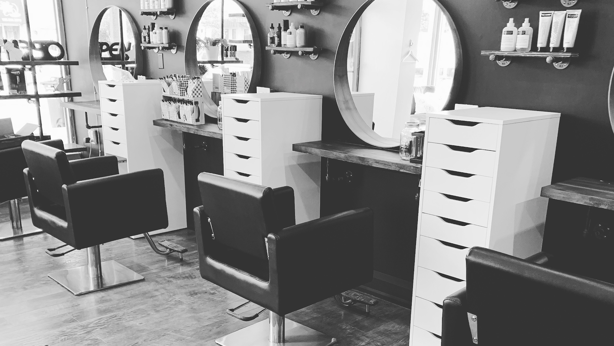 The Onyx Affordable Salon Collective Oakville