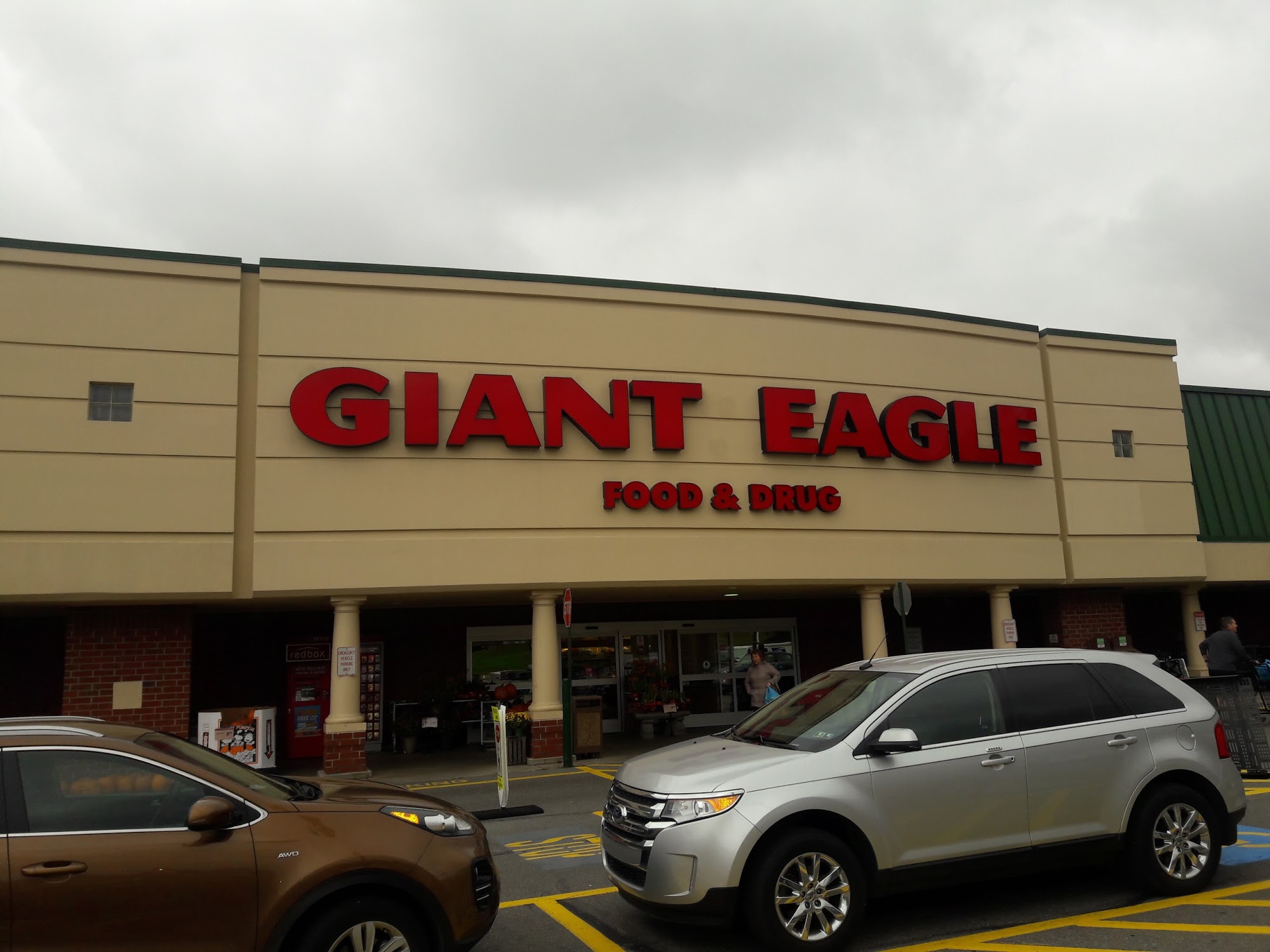 Giant Eagle Supermarket