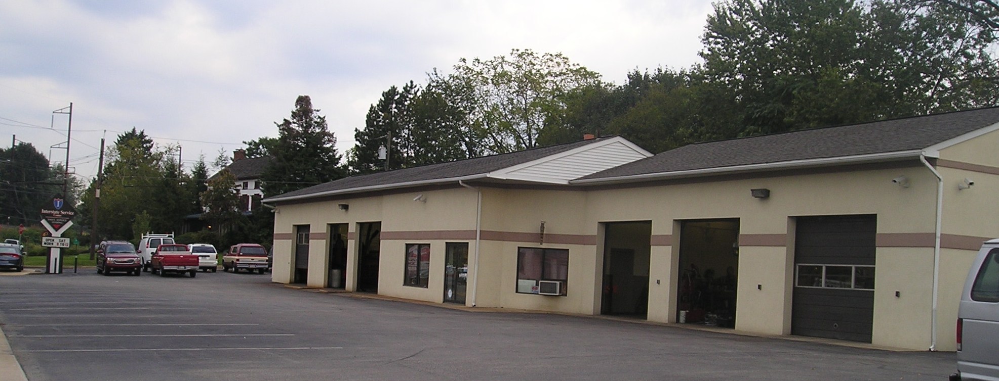 Interstate Service Center - North Hills