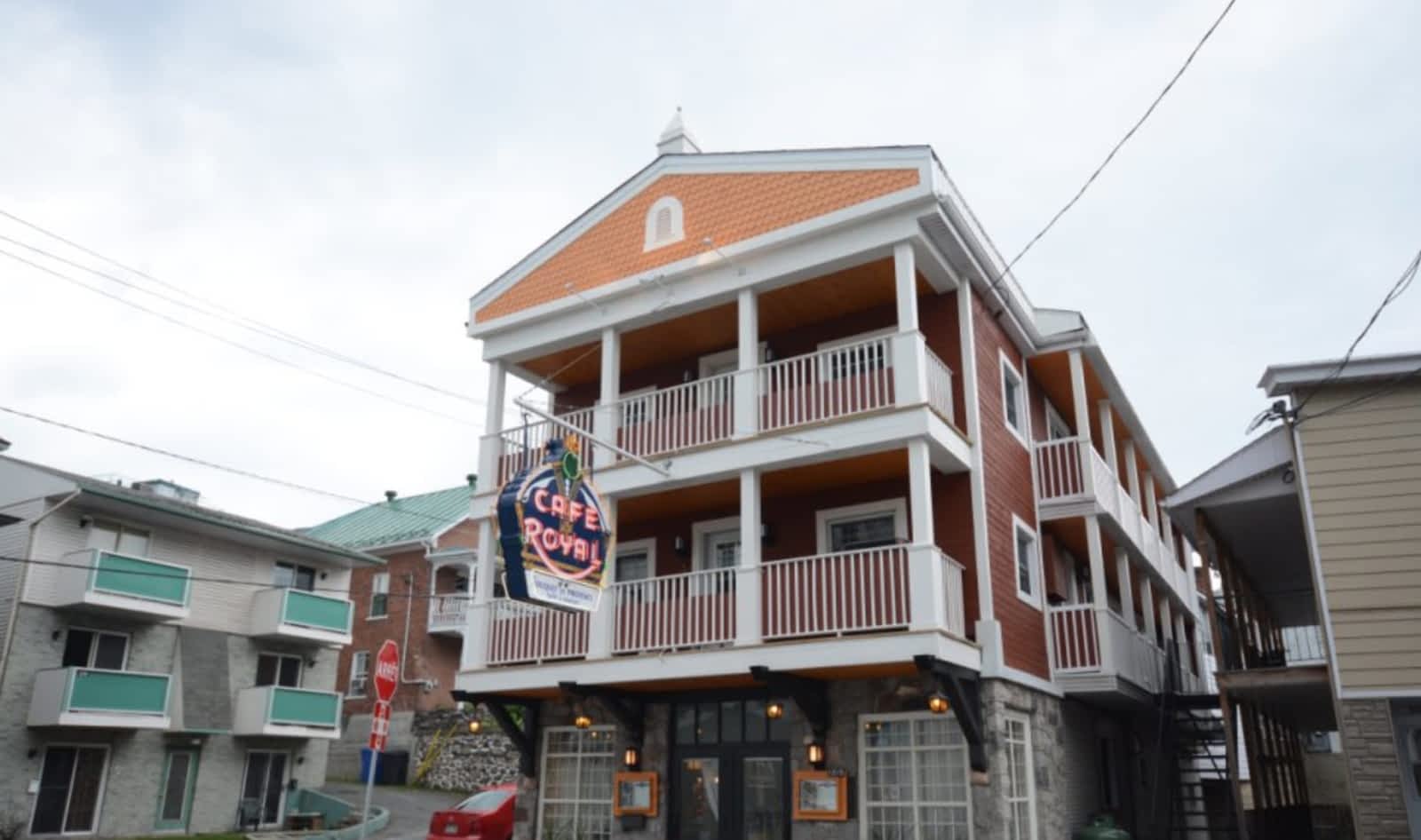 Photo credit: yellowpages.ca