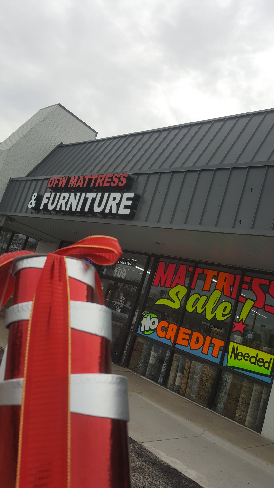 DFW Mattress and Furniture (and Flooring)