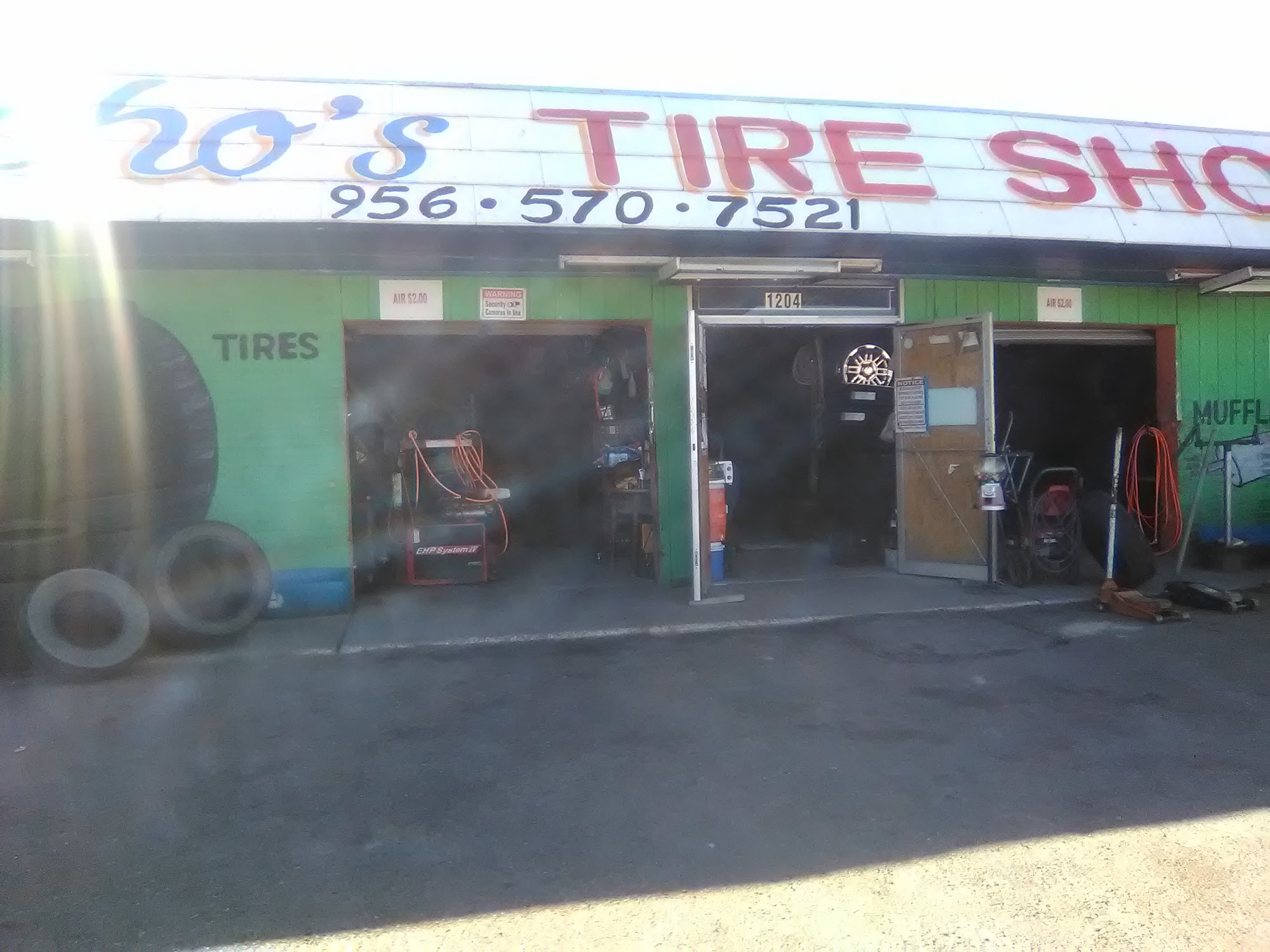 Chacho's Tires & carwash