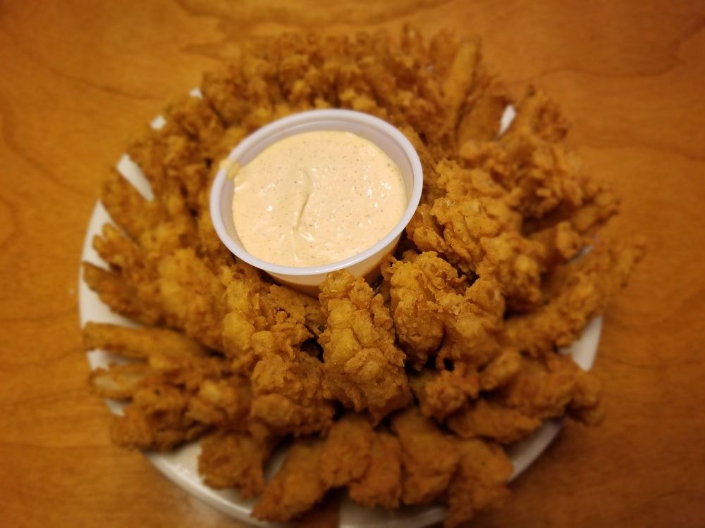 Texas Roadhouse 5010 N Desert Blvd, El Paso