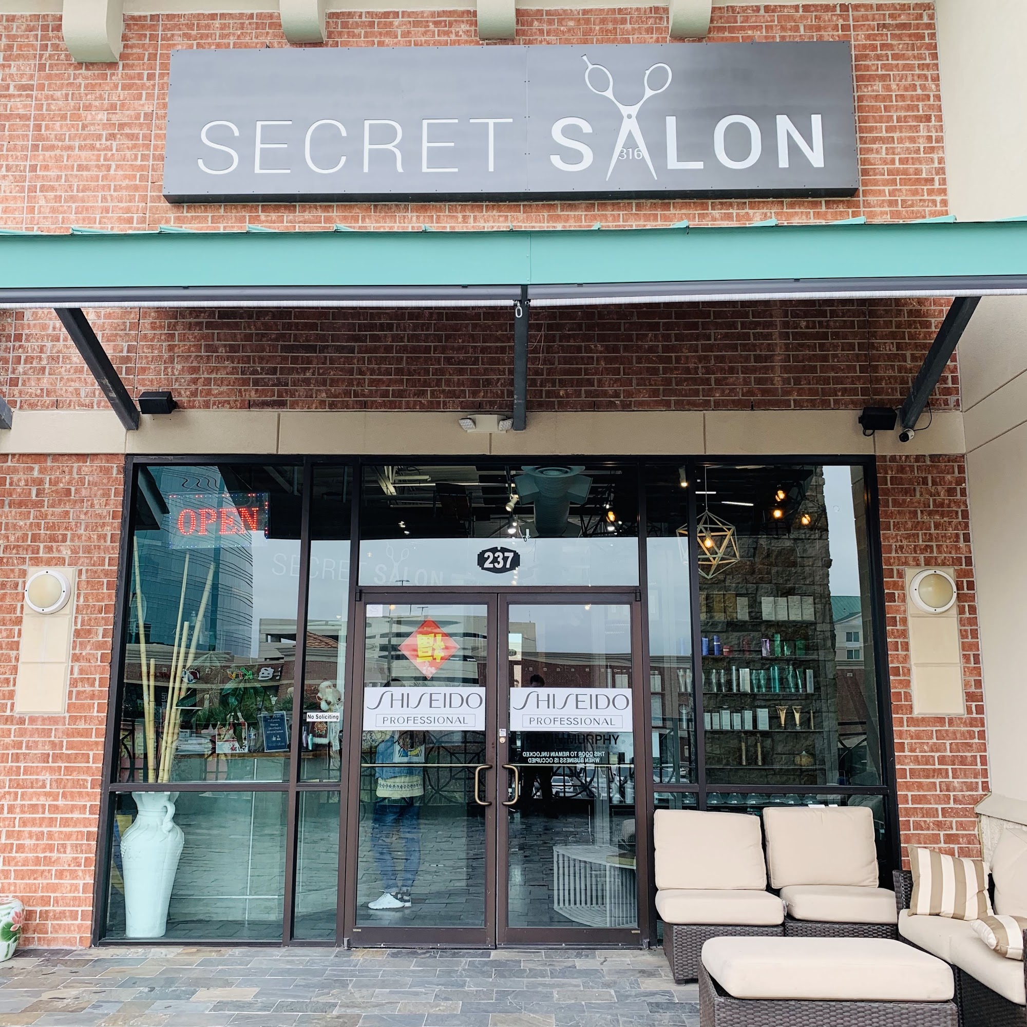 Secret Salon 316