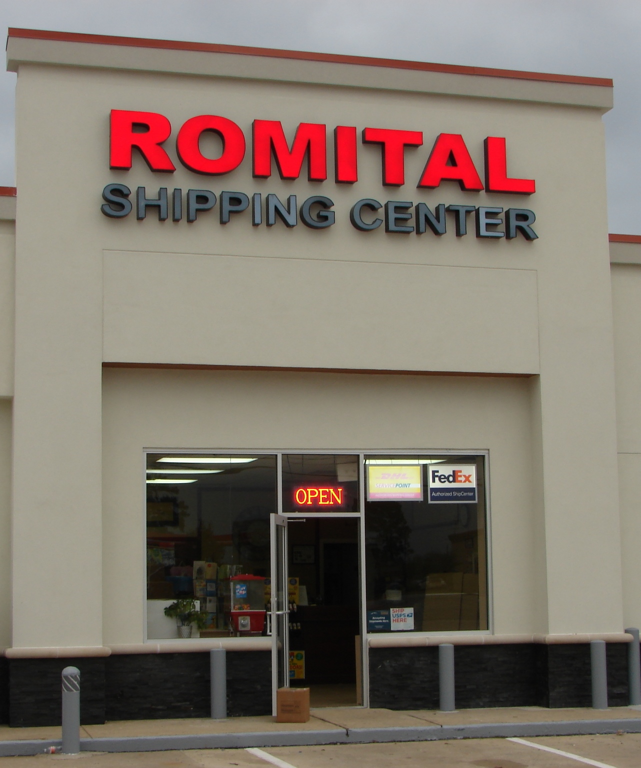 Romital Shipping Center
