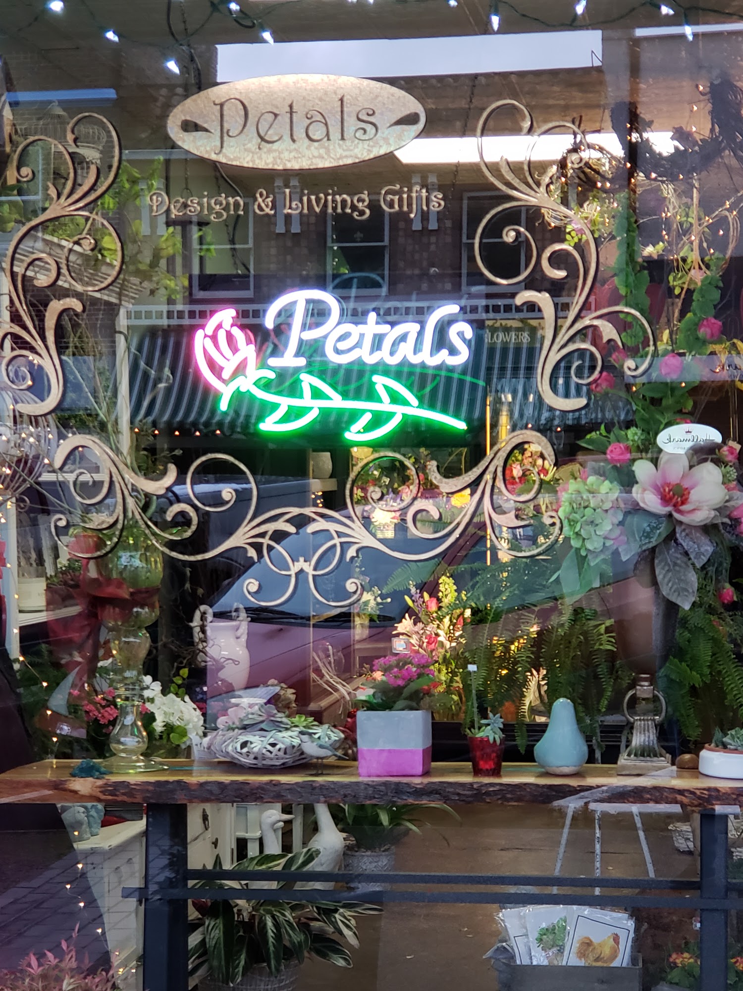 Petals Design and Living Gifts
