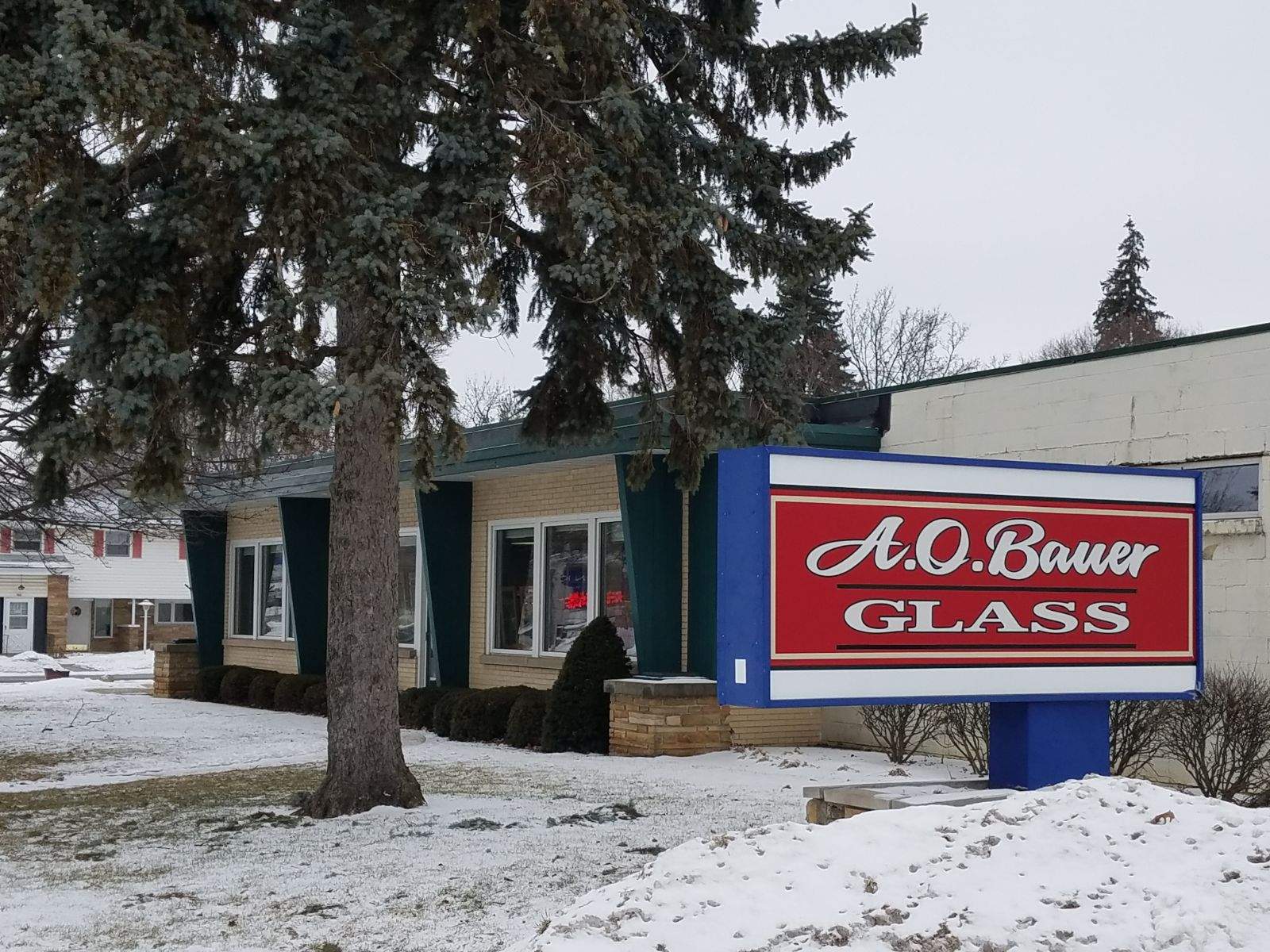 A O Bauer Glass Inc