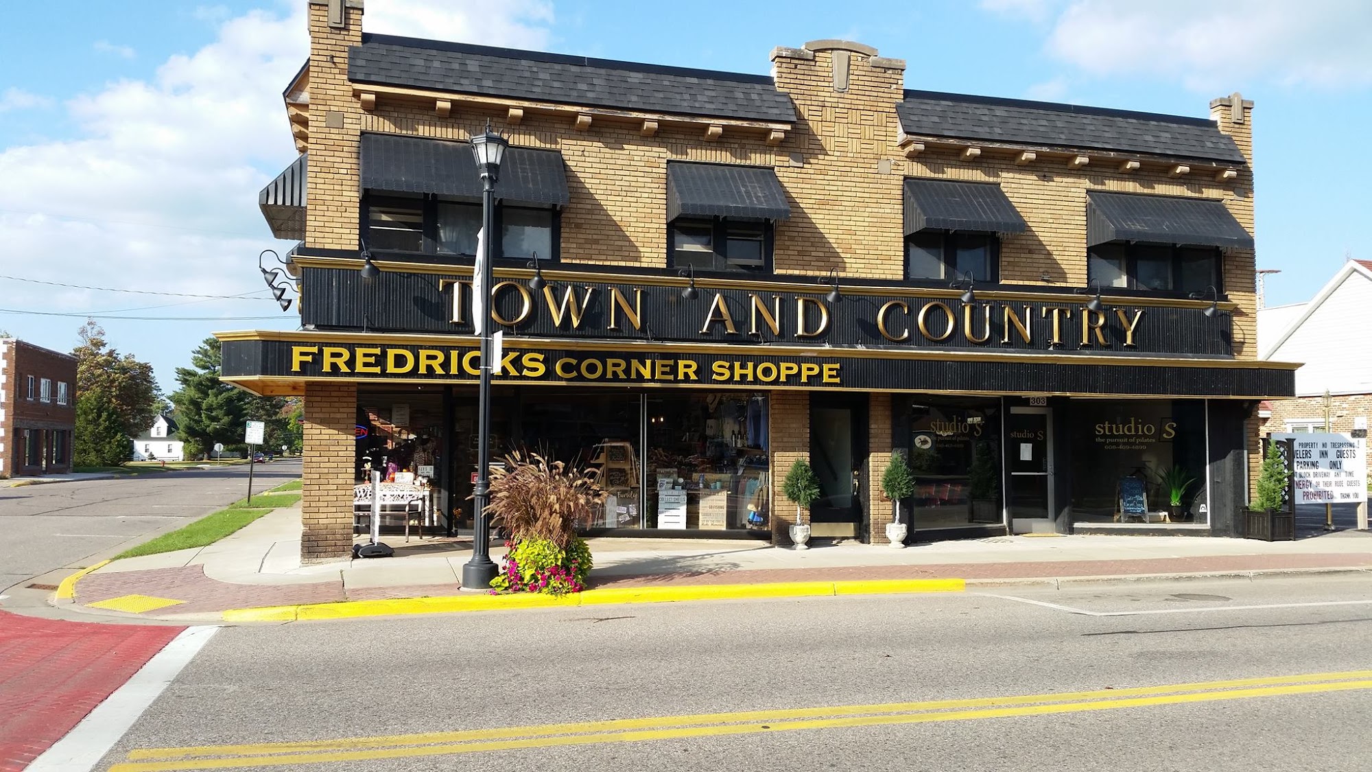 Fredrick's Corner Shoppe